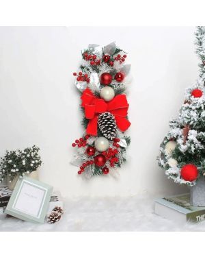 Hängende Weihnachtsdekoration Tür und Treppe